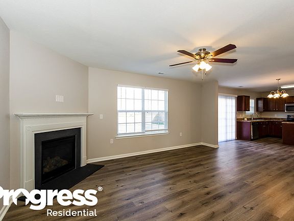 4th image of 1860 Eastway Dr