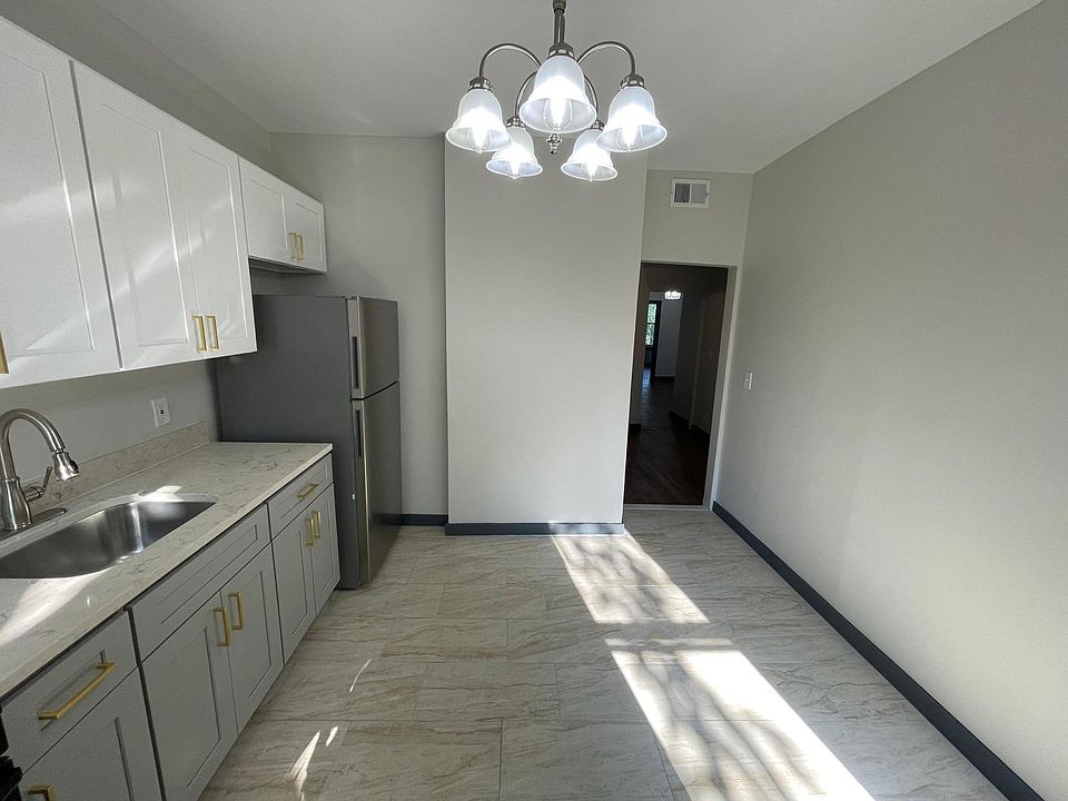 1st image of 114 Hollywood Ave #2