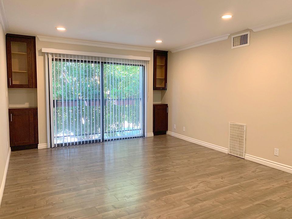 1st image of 1366 E Garfield Ave APT 1