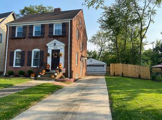 3574 Farland Rd, University Heights, OH 44118