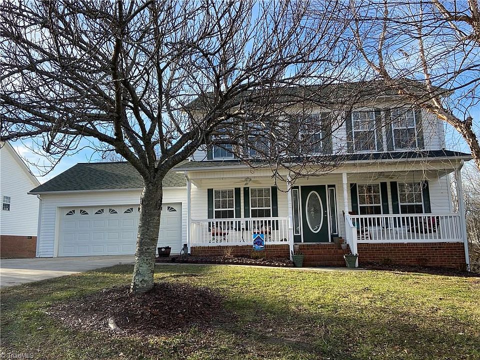 1st image of 213 Camden Woods Dr