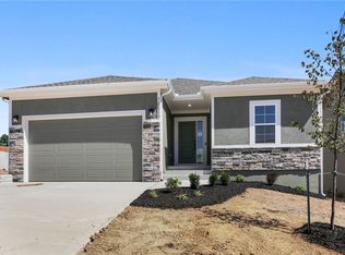 16034 Ryan Cir, Parkville, MO 64152