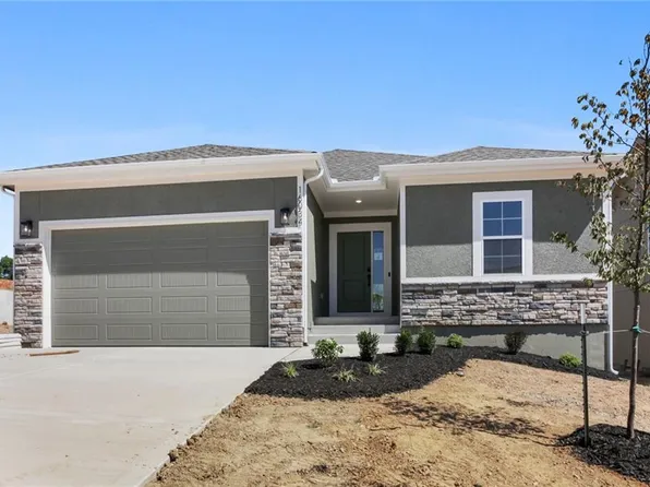 16034 Ryan Cir, Parkville, MO 64152