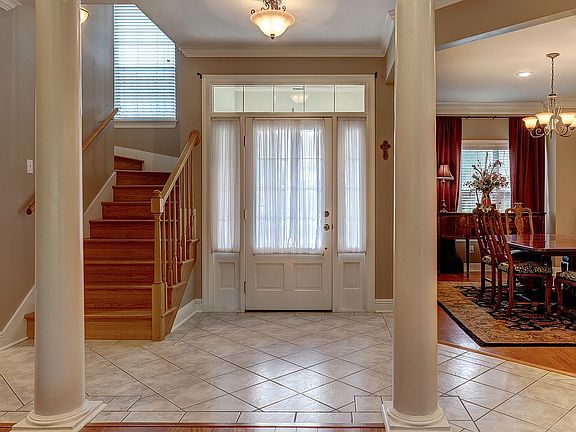 3rd image of 209 Baltusrol Dr