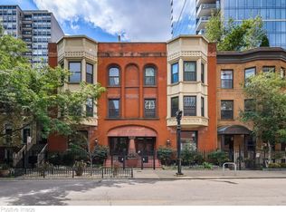 17 E Division St #1E, Chicago, IL 60610