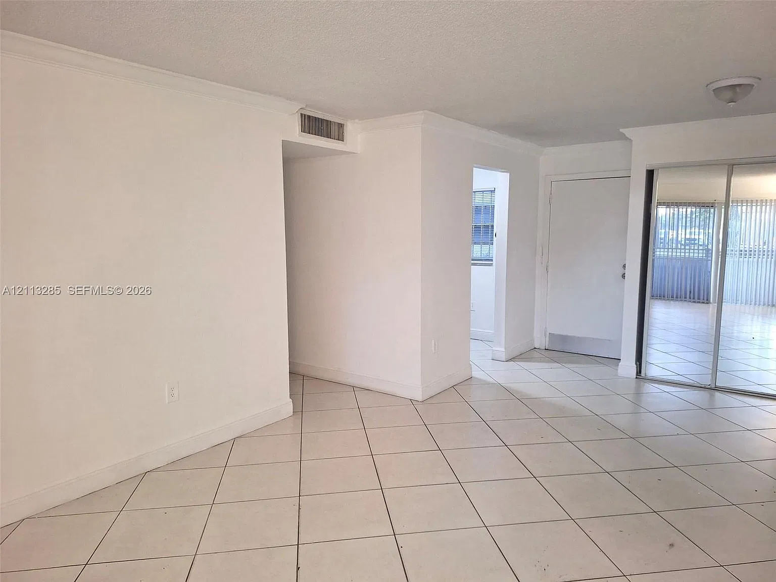 1735 W 60th St — Photo 3