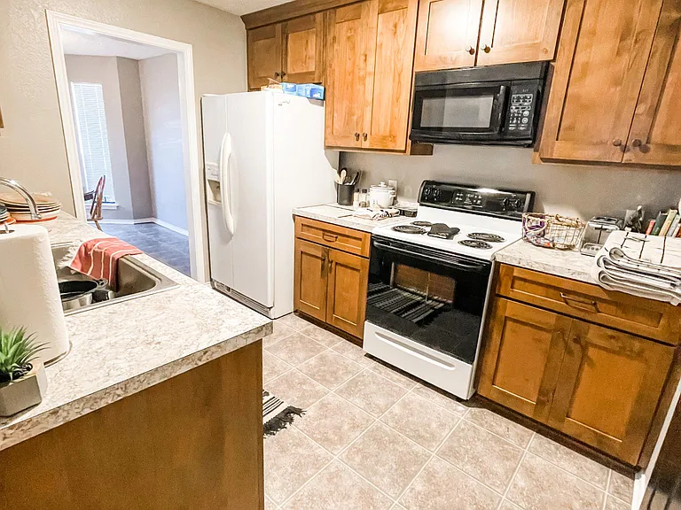 1213 Hyde Park Blvd #B — Photo 5