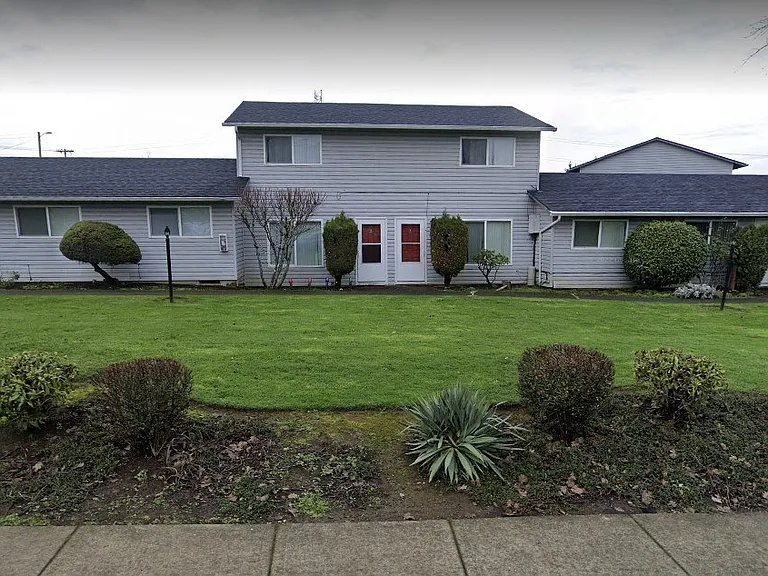 Cinnamon Square Apartments — Photo 1