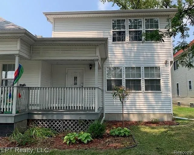 33 E Bernhard Ave — Photo 1