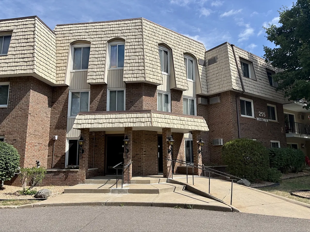 2 bed, 1190 sqft, $1,495 — Photo 1