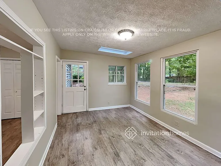 4162 Jody Ct NE — Photo 6