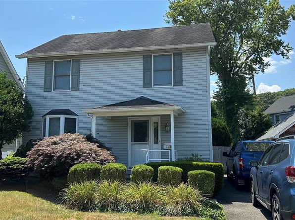 109 Simcoe St