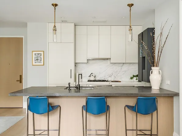 438 E 12th St #6J, New York, NY 10009