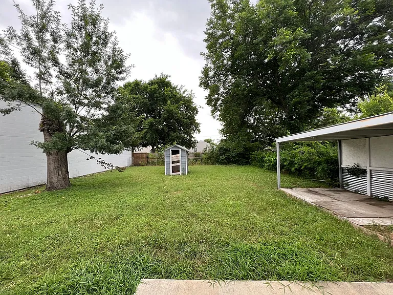 1226 Record Crossing Rd — Photo 16