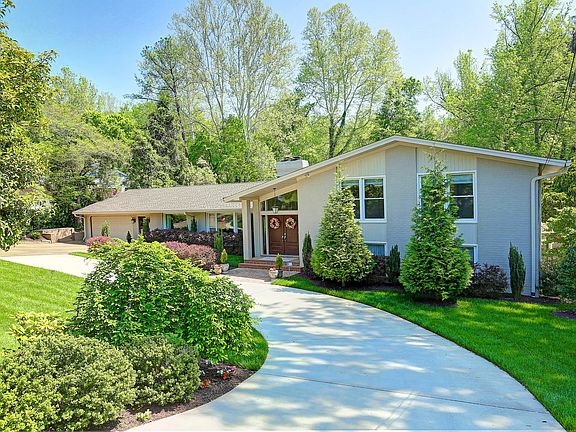 2nd image of 3 Roslyn Hills Dr