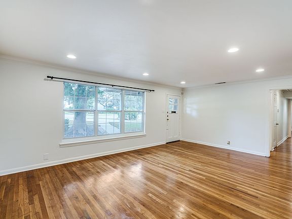 4th image of 100 Seford Dr