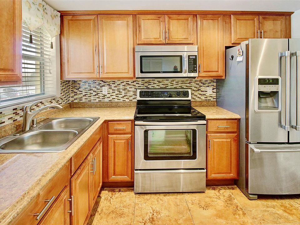 1st image of 2901 E Sunrise Lakes Drive #212
