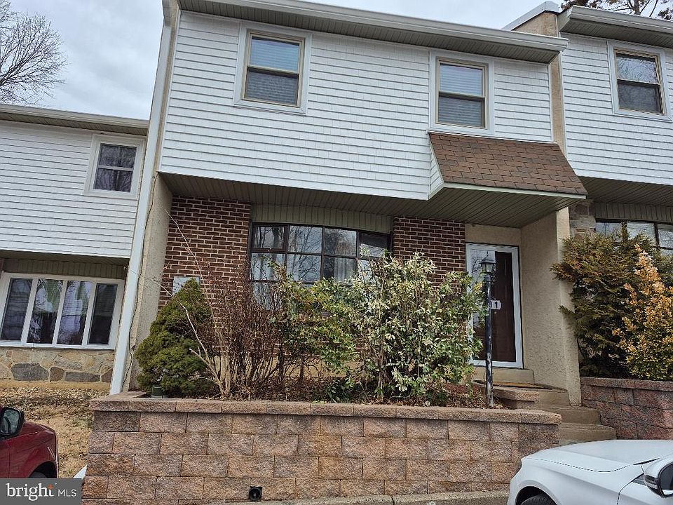 1st image of 401 Woodside Cir