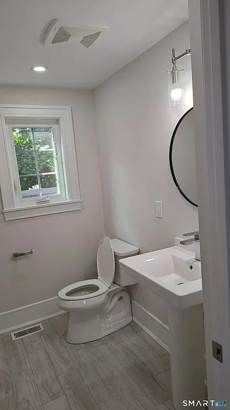 3 bed, 2.5 bath, 3250 sqft, $4,250 — Photo 1