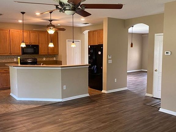 3rd image of 12585 White Cedar Trl