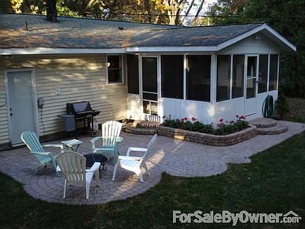 2nd image of 3819 Moorland Dr
