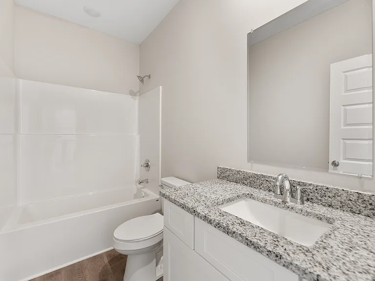 726 E Elmwood St — Photo 5