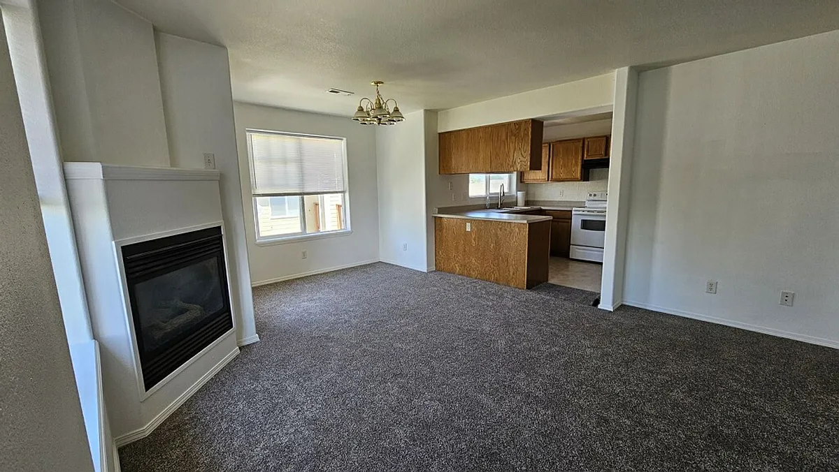Building Photo - 835 Forestglen Dr #6H