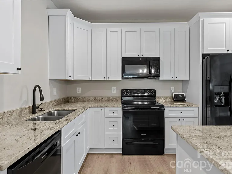 3130 Celia Ave — Photo 10