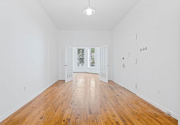 3rd image of 430 W 160th St #1