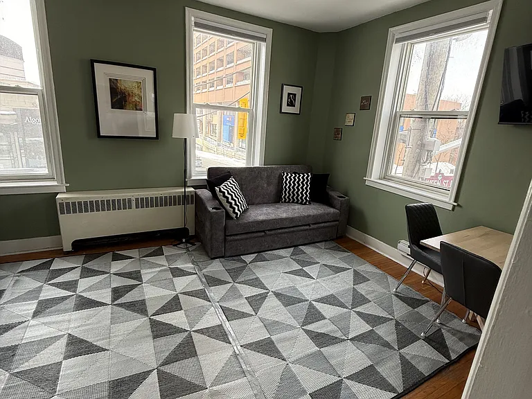 51 Queen St E #1 — Photo 1