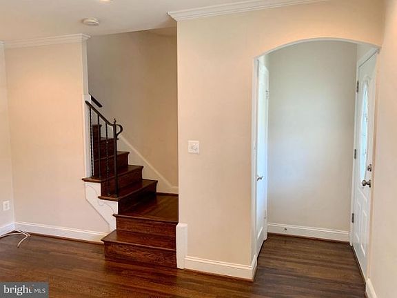 3rd image of 171 Wesmond Dr