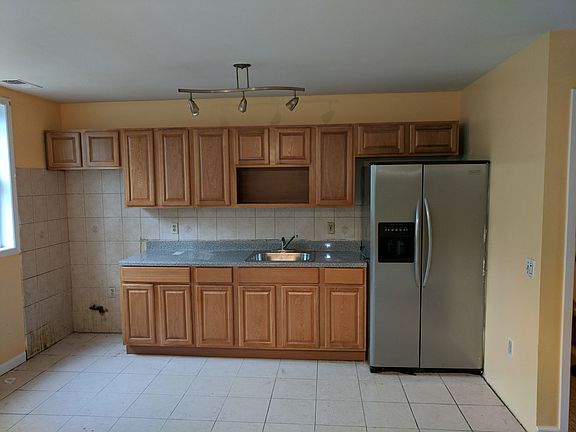 4th image of 529 Alabama Ave