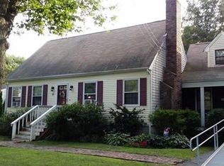 90 Shaw Rd, Fairhaven, MA 02719