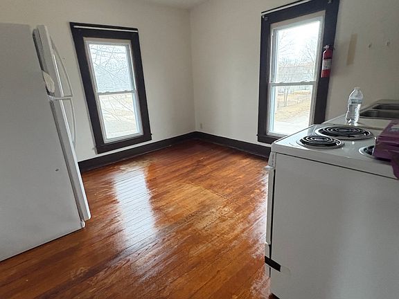 3rd image of 107 W Grimes Ave #2