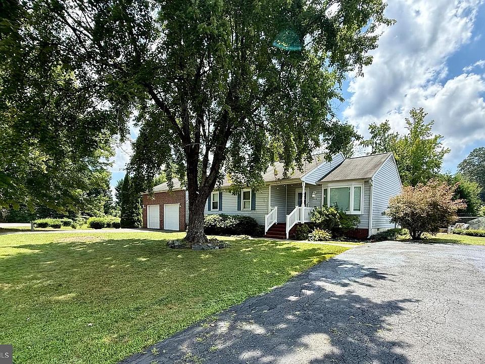 2nd image of 7014 Sharon Rd