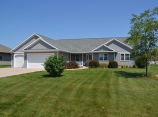 771 Milkweed Ct, Neenah, WI 54956