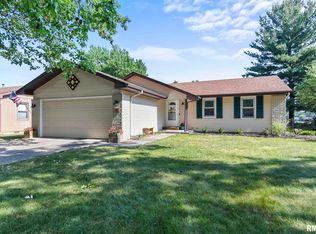 95 Springbrook Dr, Springfield, IL 62702