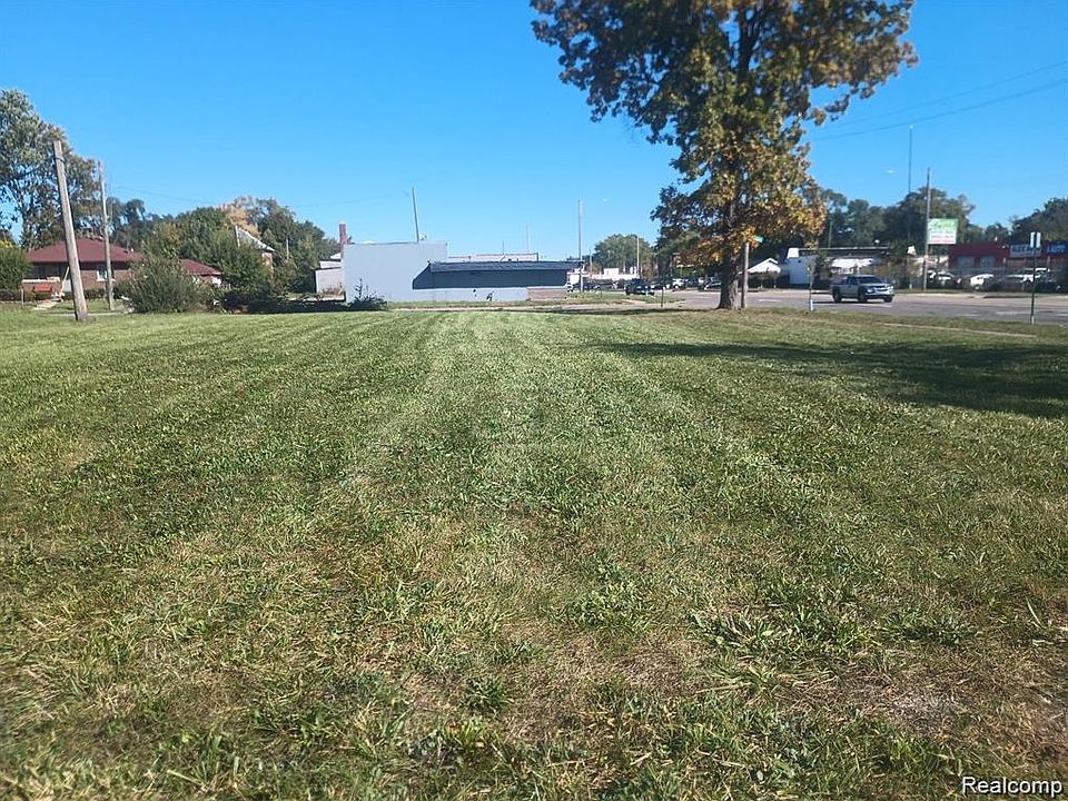 2nd image of 20830 Joy Rd