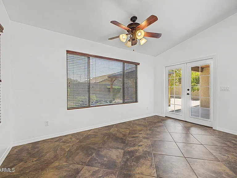 25537 W Forest Grove Ave — Photo 11