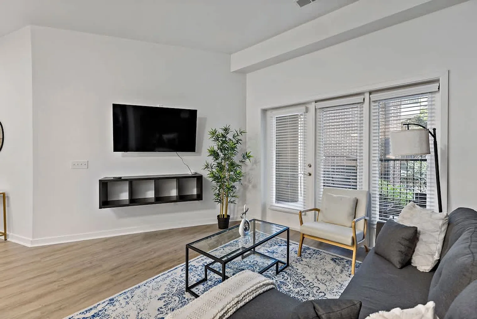 2 bed, 2.0 bath, 1130 sqft, $4,162 — Photo 1
