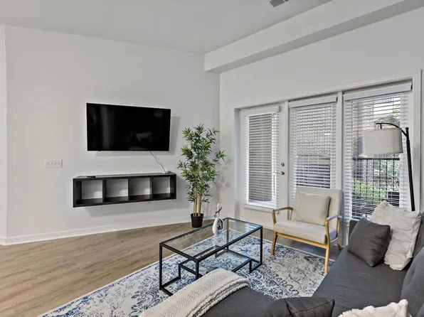 205 S Kings Dr, Charlotte, NC