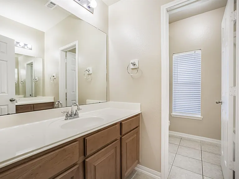 15810 Cypress Hall Dr — Photo 37
