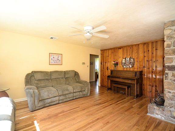2nd image of 221 Kimbel Dr