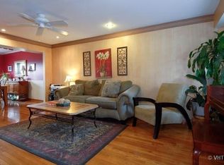 2650 Rolling Meadows Dr, Naperville, IL 60564