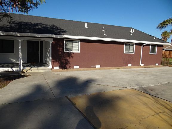 3rd image of 11051 W Larch Ln