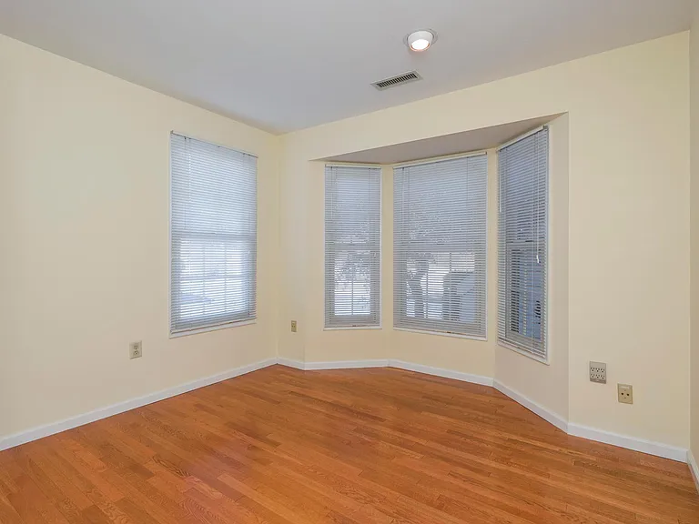 13 Sweetwater Cir — Photo 7