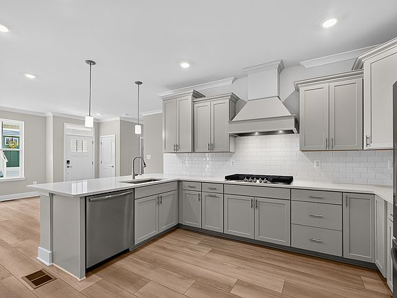Heightsat Hunt Valley55 Bailey Kitchen 1of4 F1
