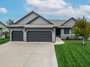8525 W Candlewood Ct, Wichita, KS 67205