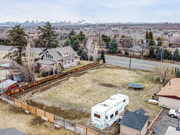 2nd image of 8903 Tieton Dr