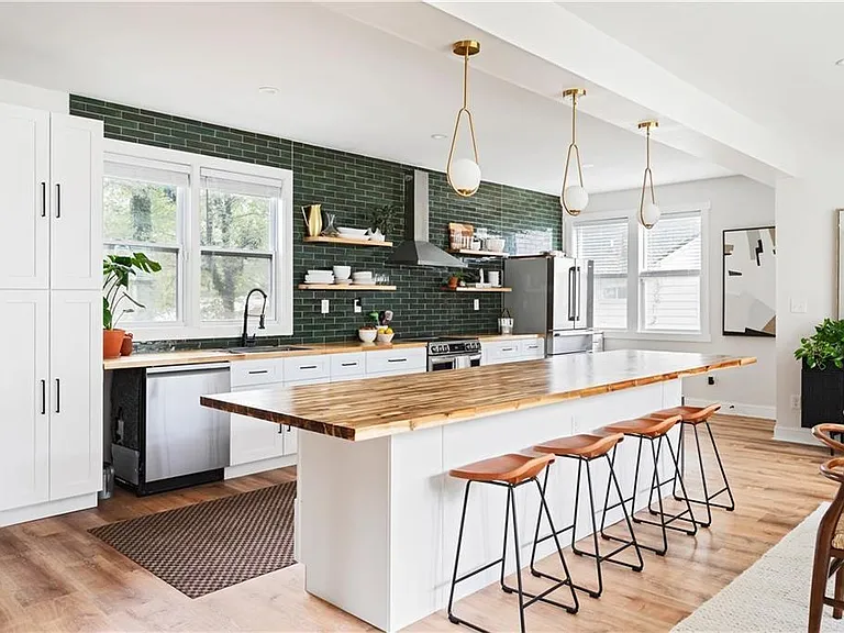 1291 Avon Ave SW — Photo 3
